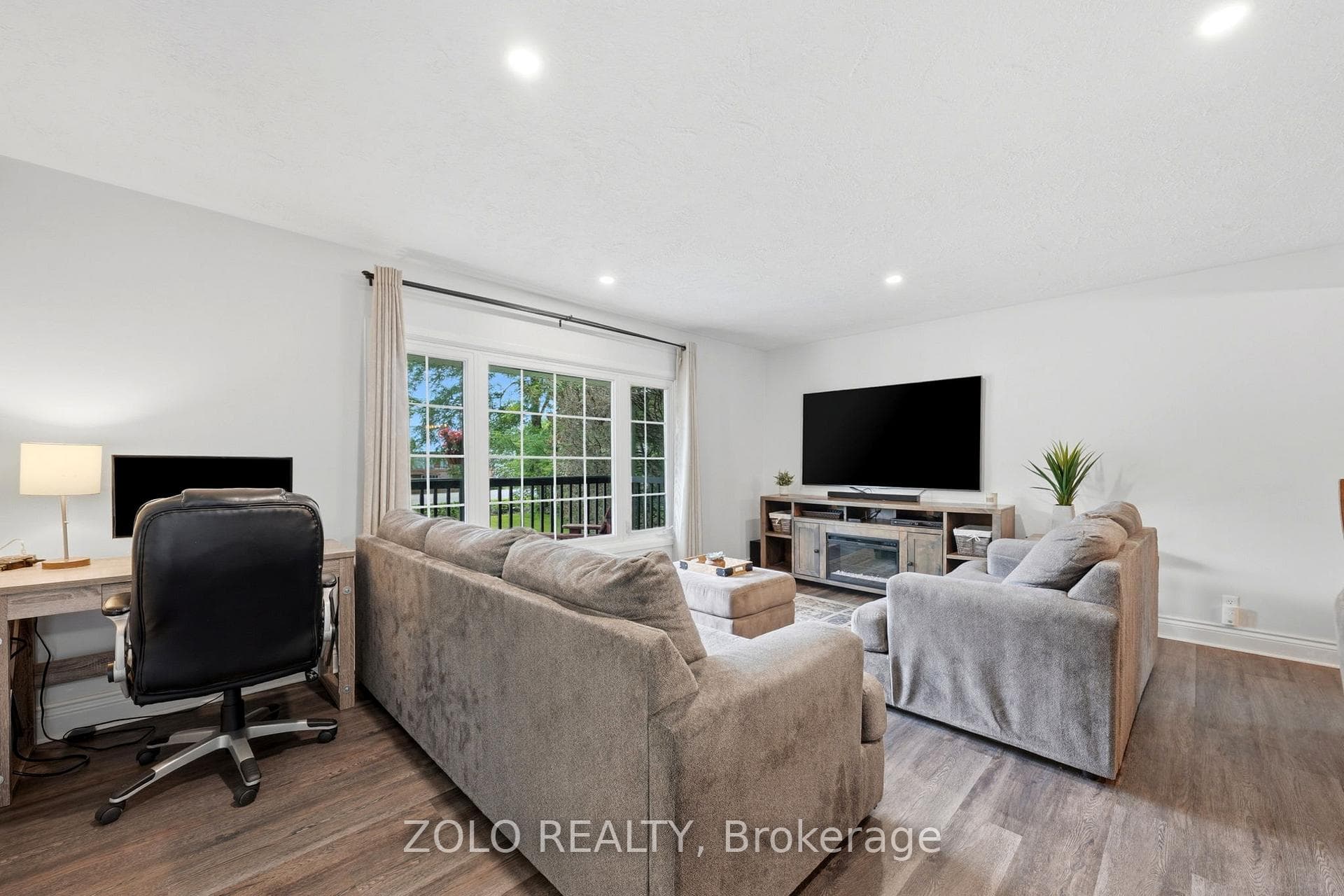9406 WELLINGTON Rd 42 Road photo 14
