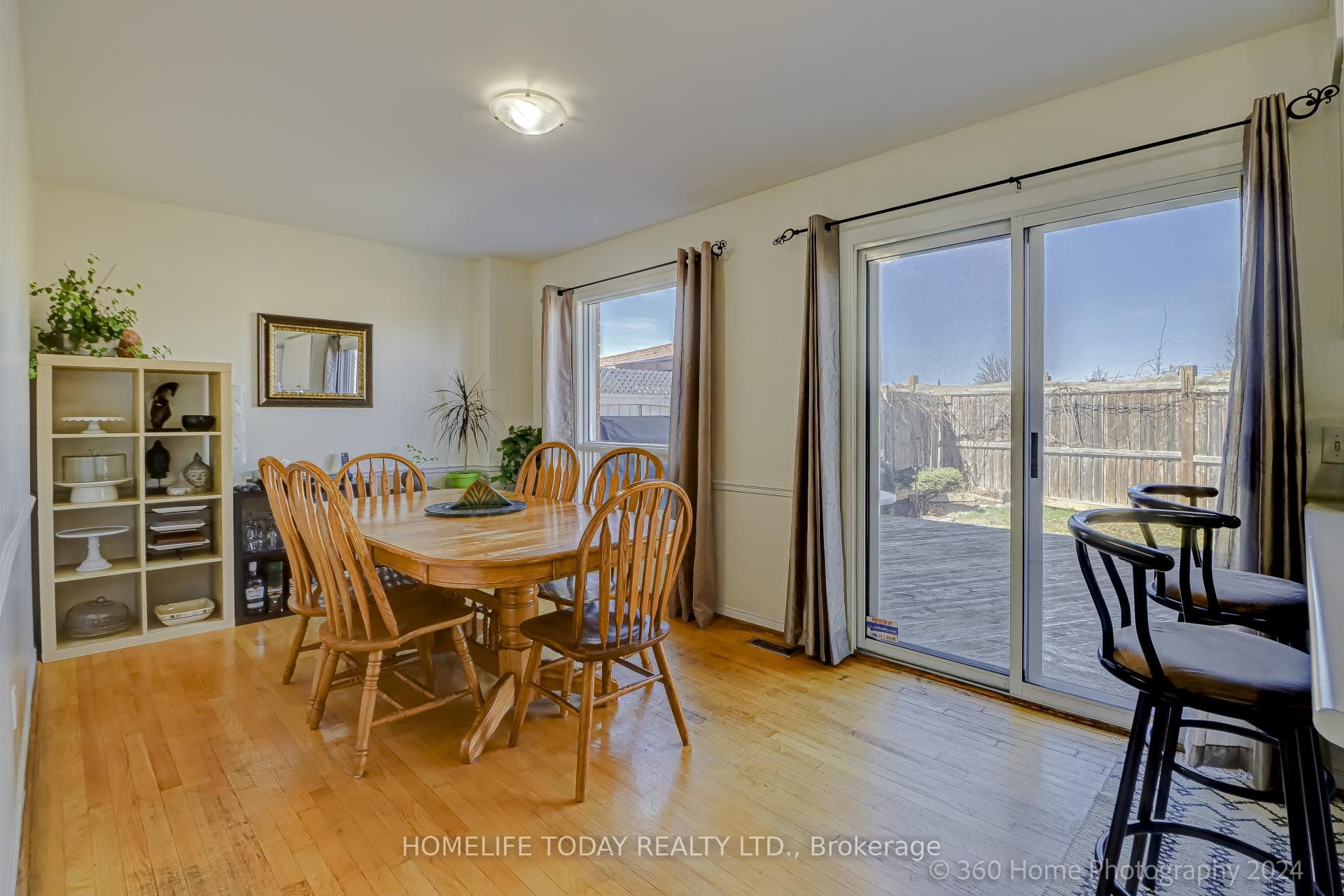 1560 Arcadia Square photo 8