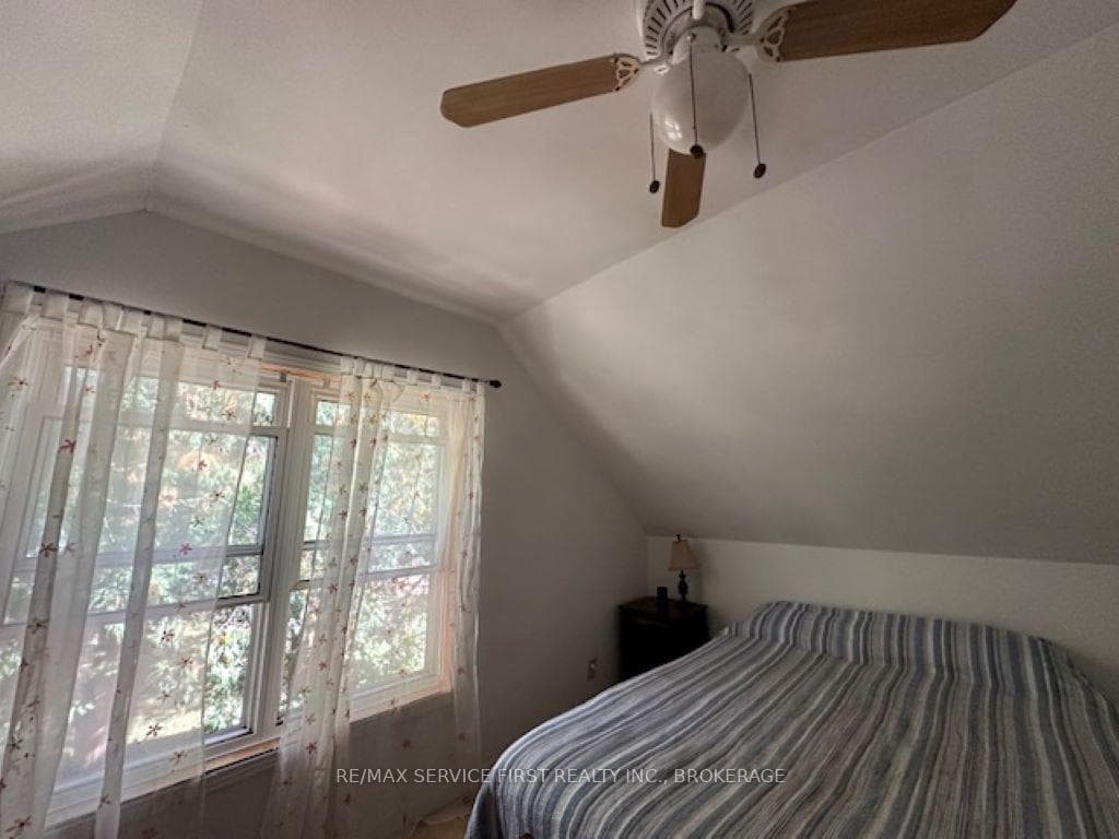 22 KING ST E N/A photo 22