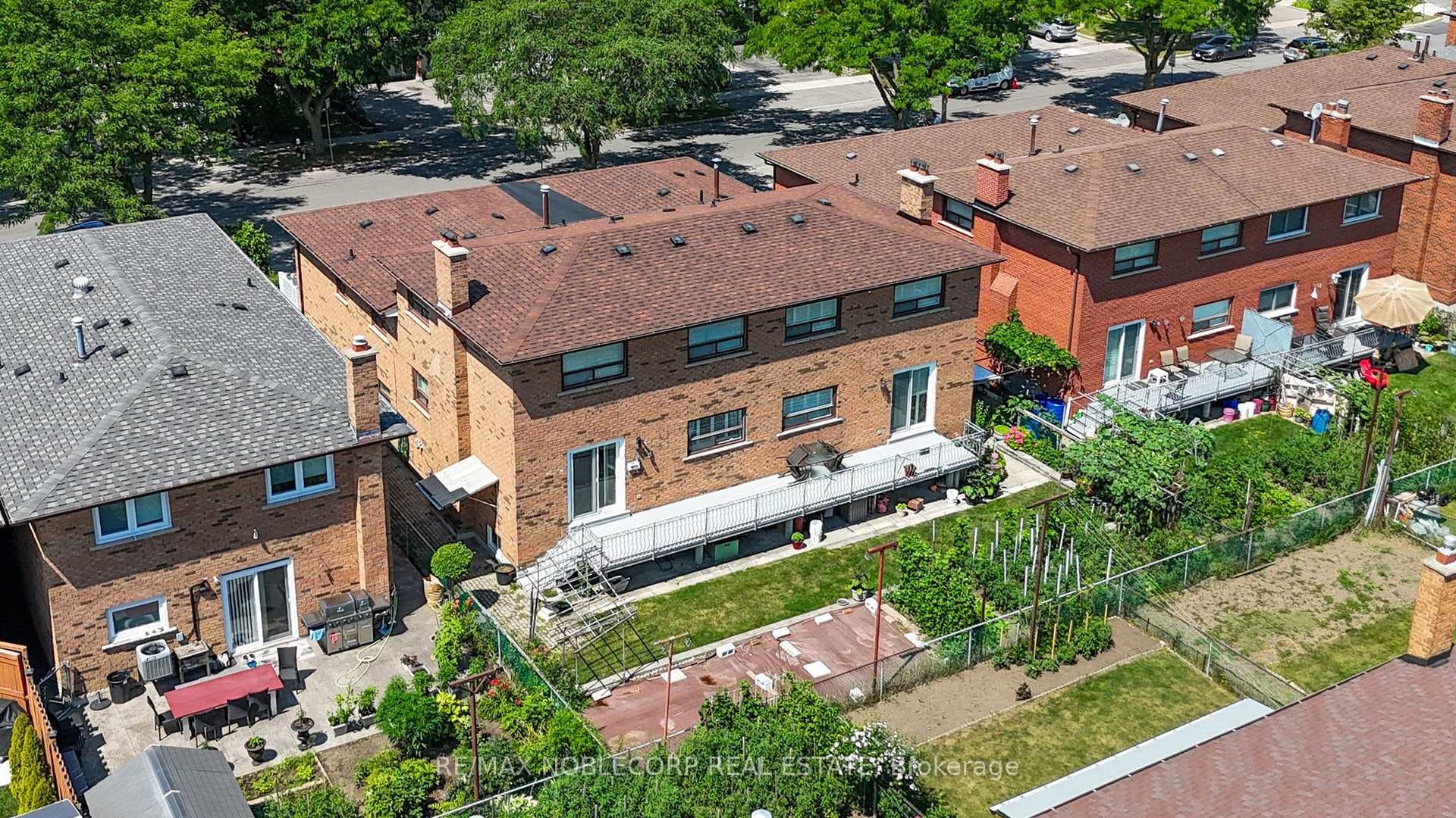 131 Yatescastle Drive photo 29