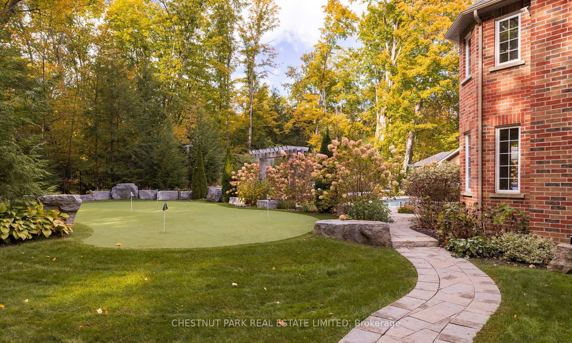 6 Oakview Place photo 37
