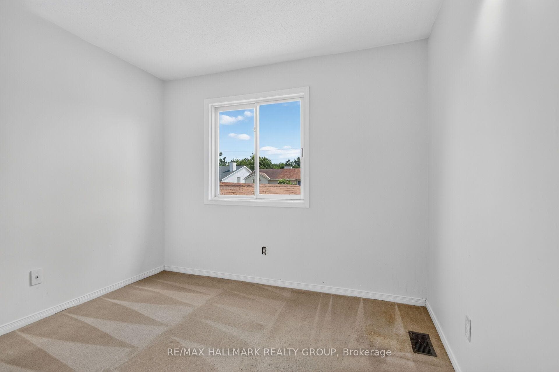 49 Newport Crescent photo 35
