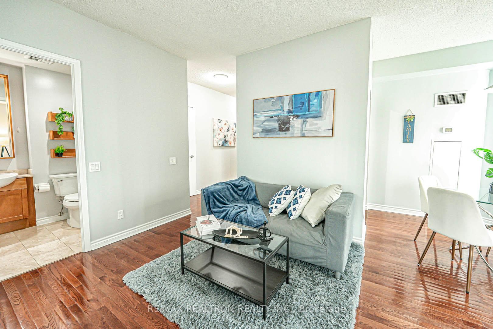 60 Byng Avenue Unit 811 photo 15