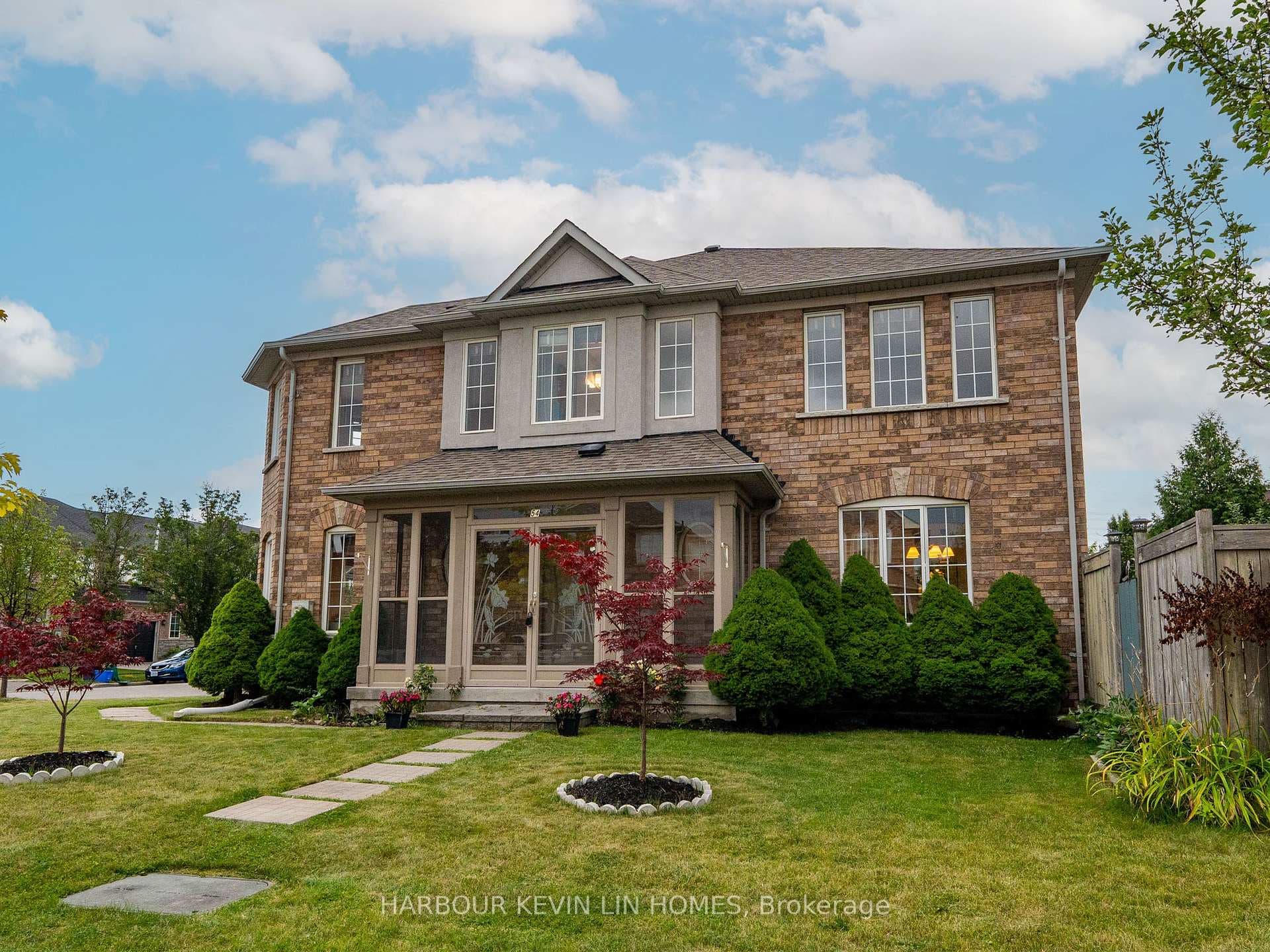 54 Waterton Crescent photo 5