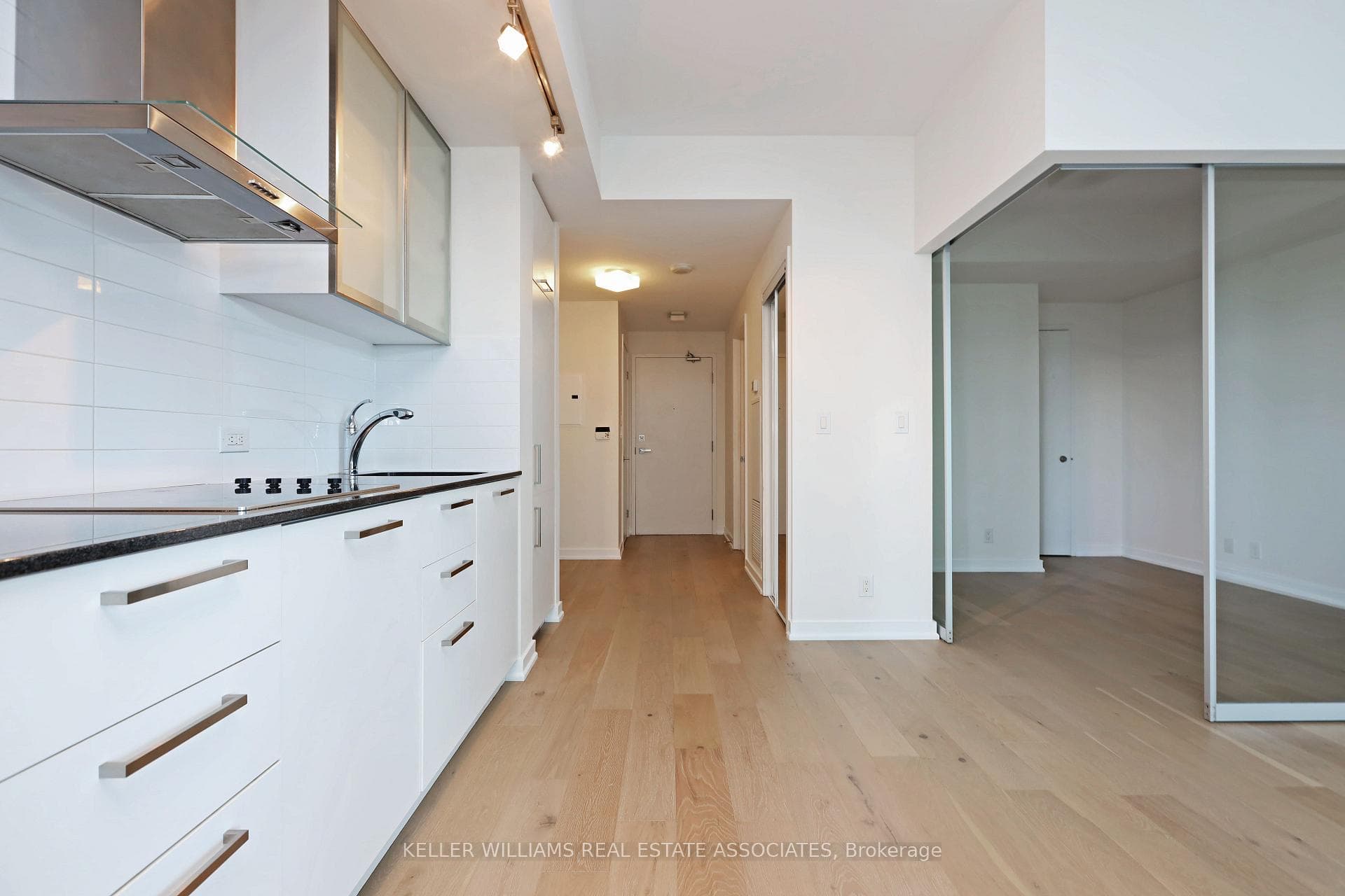 12 York Street Unit 1706 photo 8