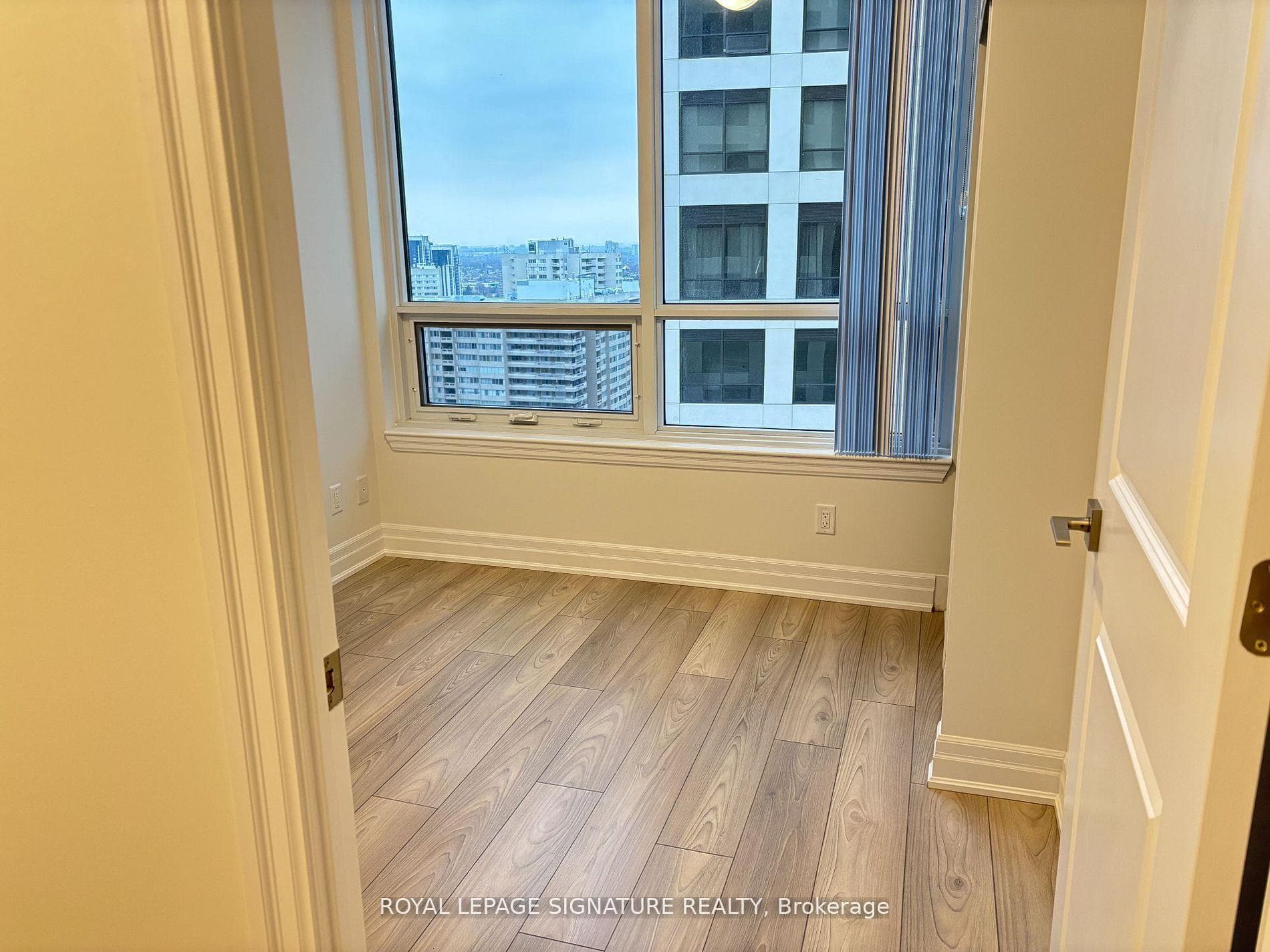 36 Elm Drive Unit 2202 photo 9