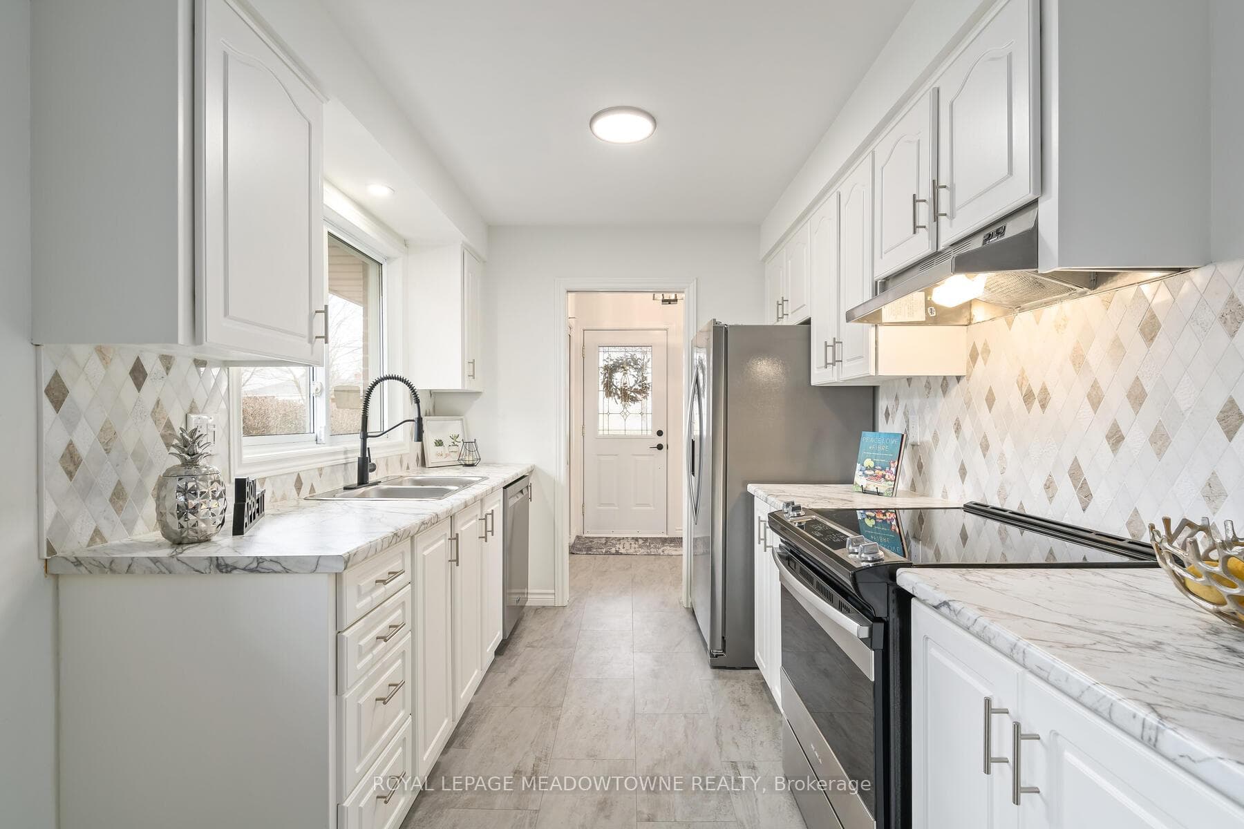 30 Regan Crescent photo 14