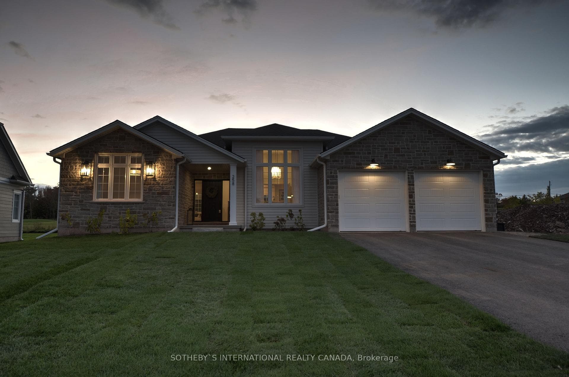258 Snowberry Lane photo 1