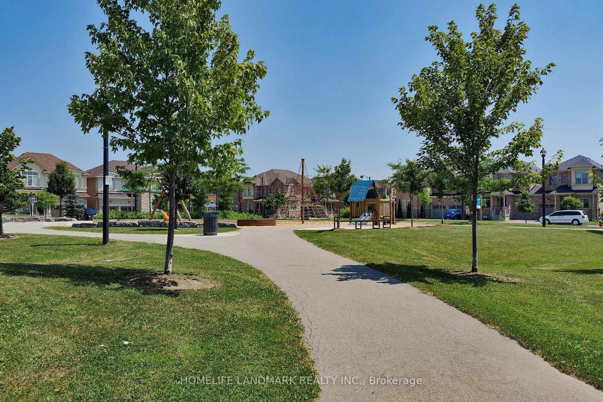 1533 Devine Point photo 4