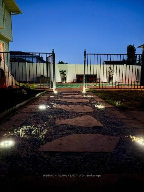 6736 Buckingham Drive photo 20