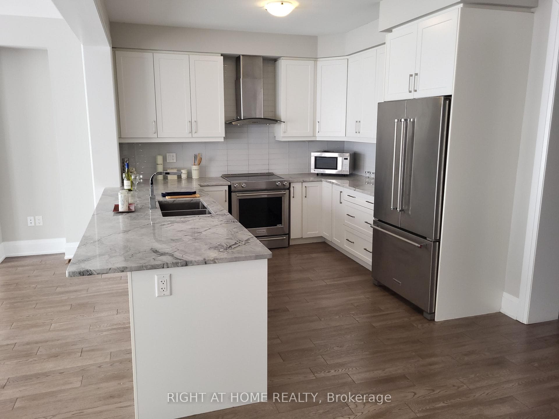 17 Father Redmond Way photo 13