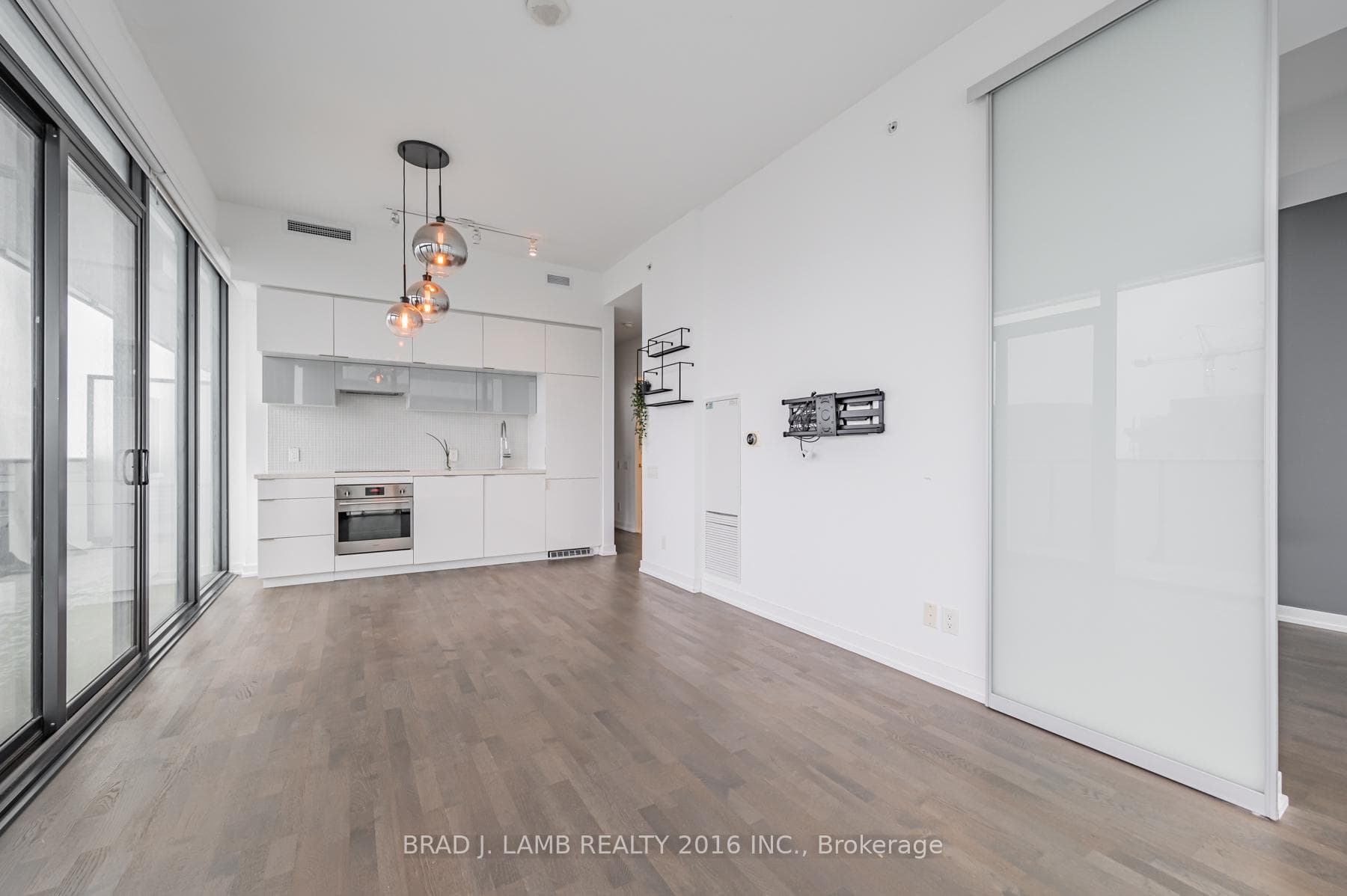 185 Roehampton Avenue Unit 3403 photo 8