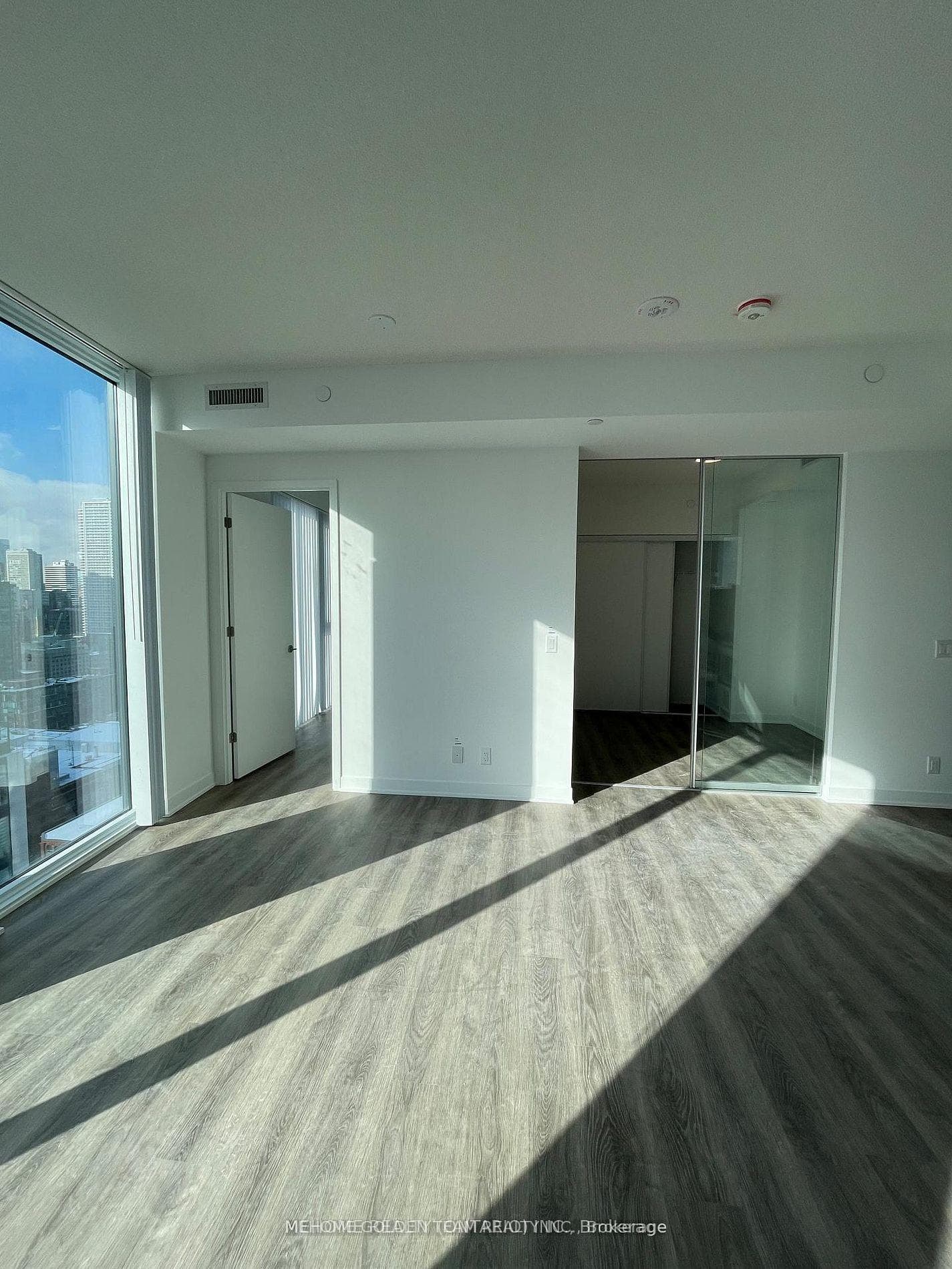 180 FRONT Street Unit 3010 photo 4