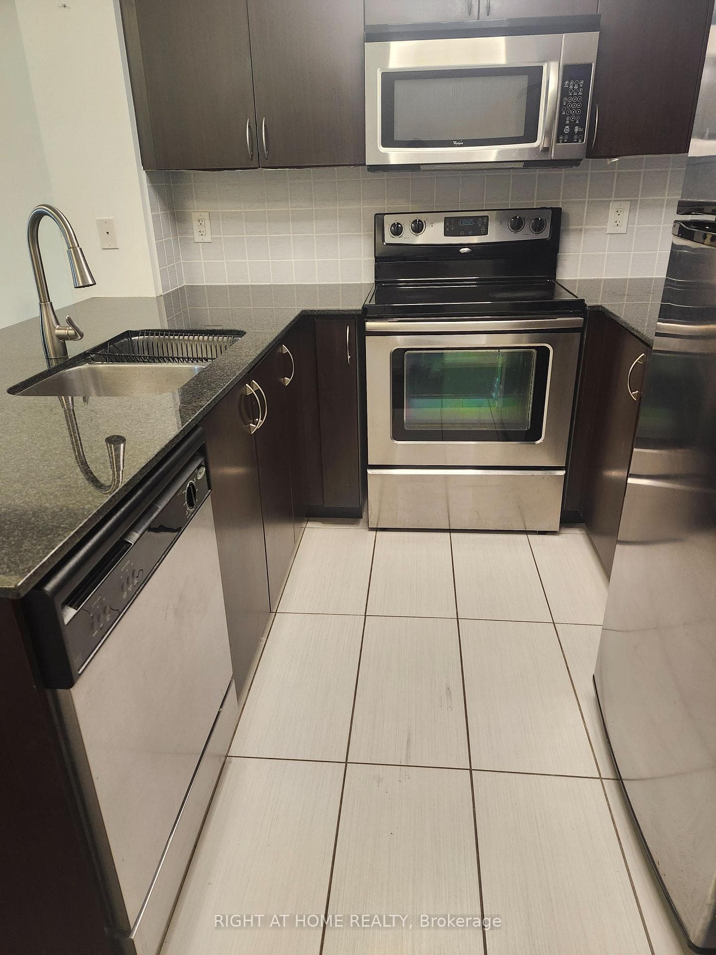 1060 Sheppard Avenue Unit 519 photo 6