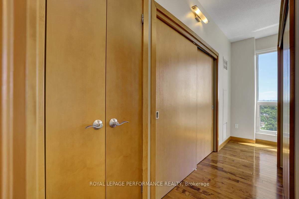 38 Metropole Private Unit 2101 photo 20