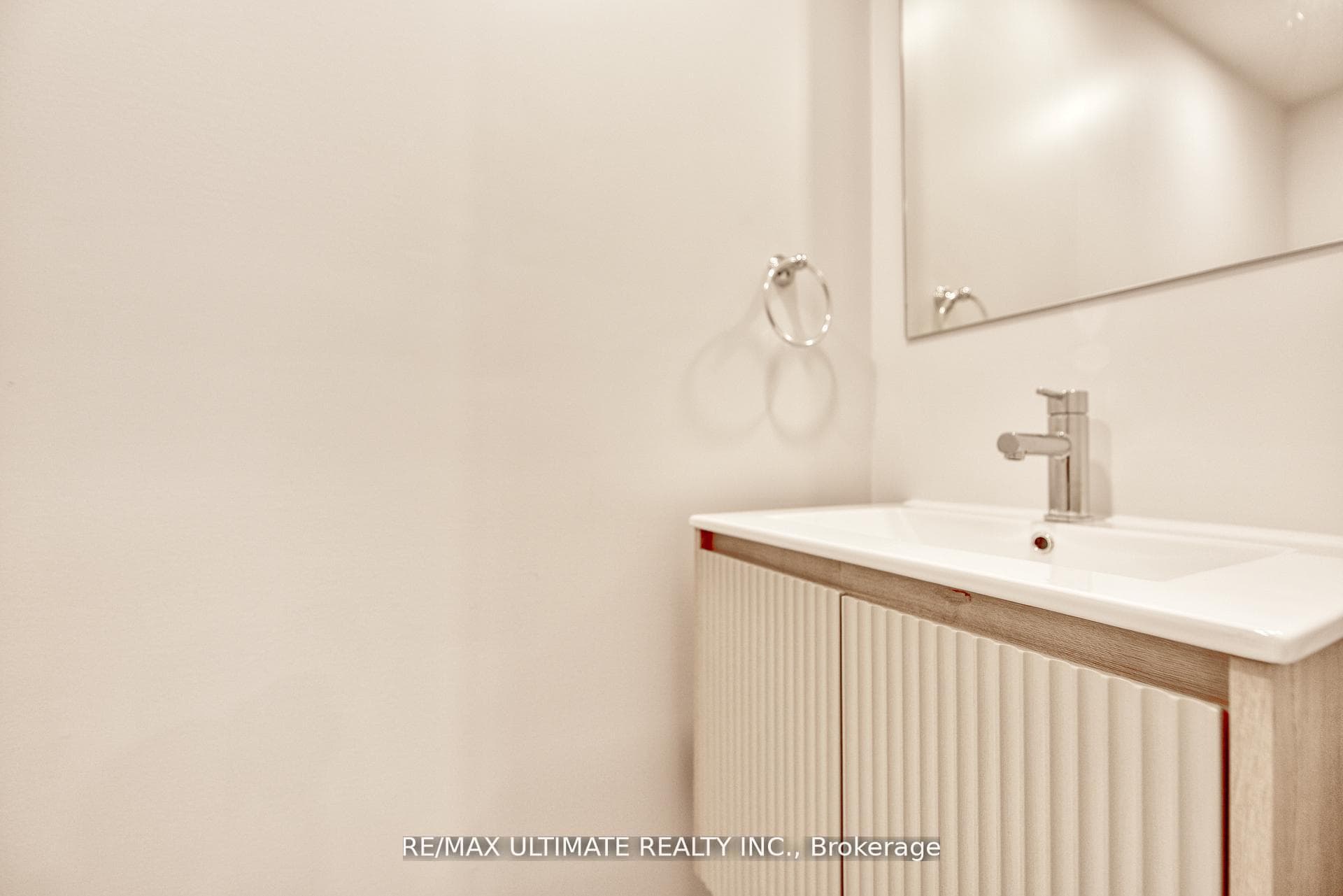 385 McRoberts Avenue Unit Laneway photo 8