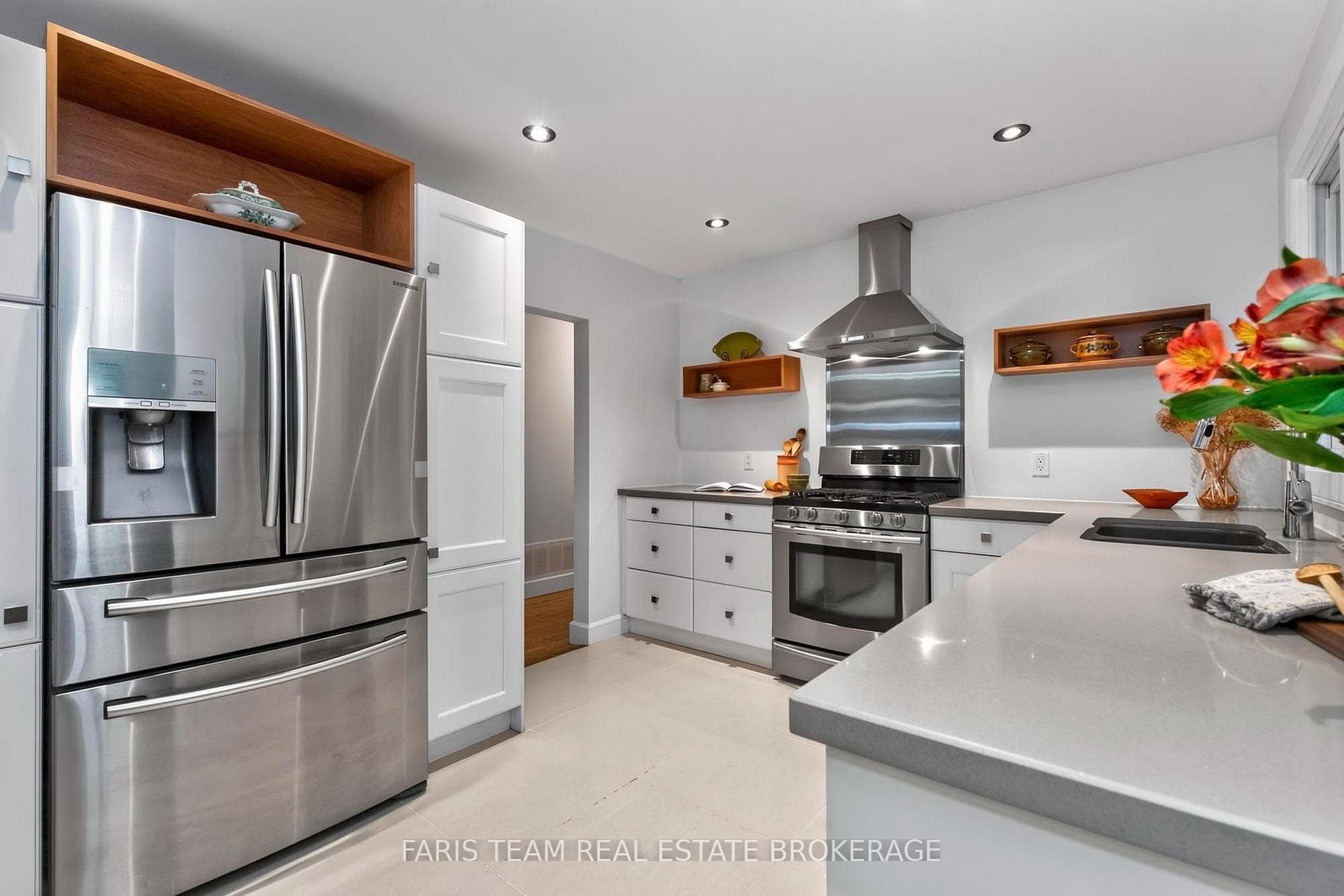 44 Jeffery Street photo 8