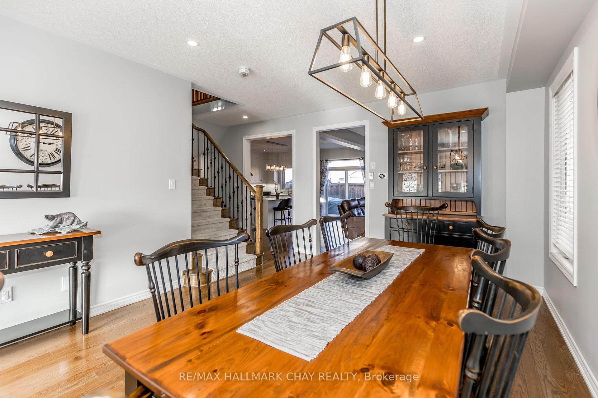 24 Gunning Crescent photo 7