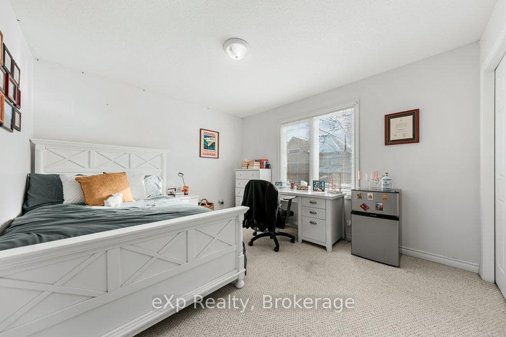 53 Truesdale Crescent photo 24
