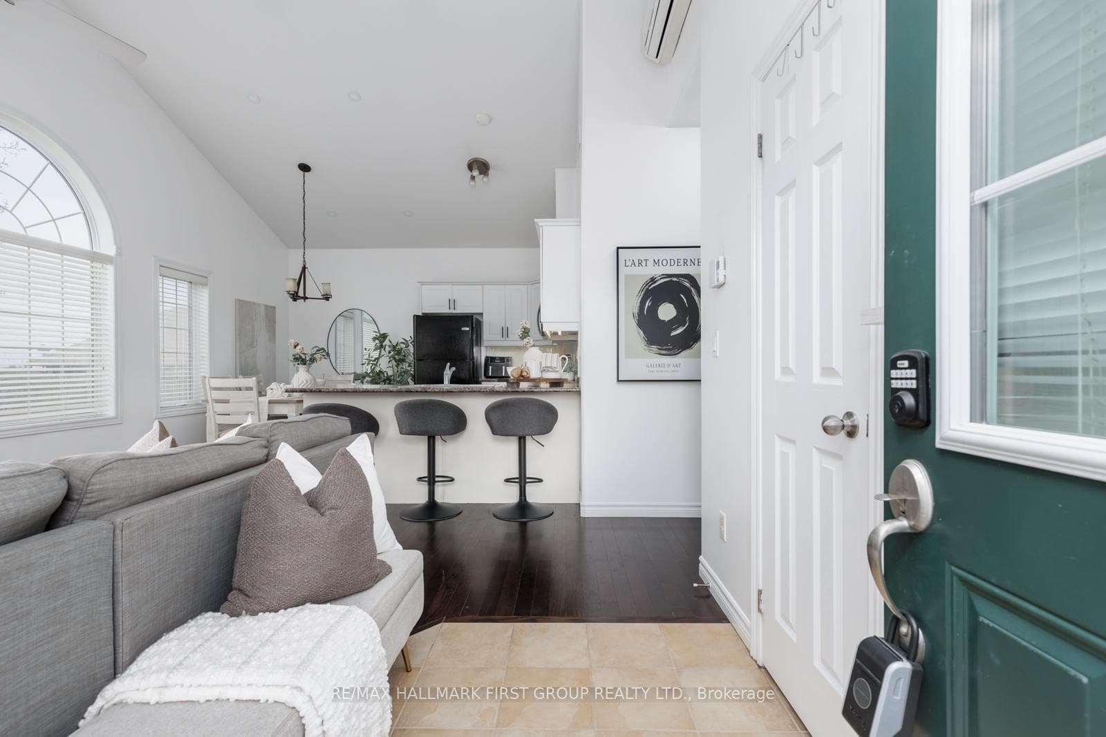 325 Densmore Road Unit 1501 photo 7