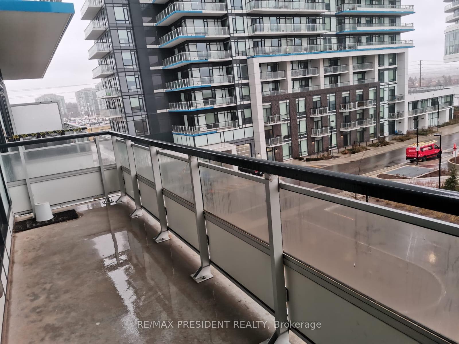 2560 Eglinton Avenue Unit 401 photo 8