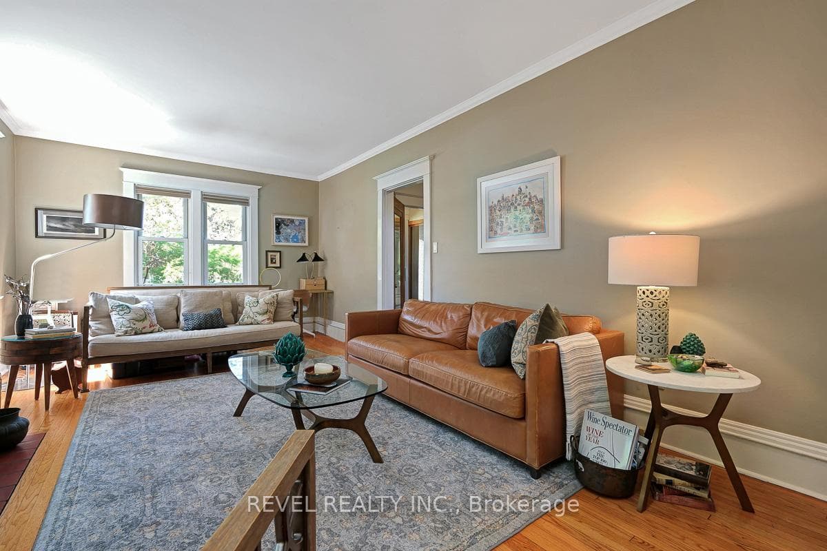 320 CLEMOW Avenue photo 10