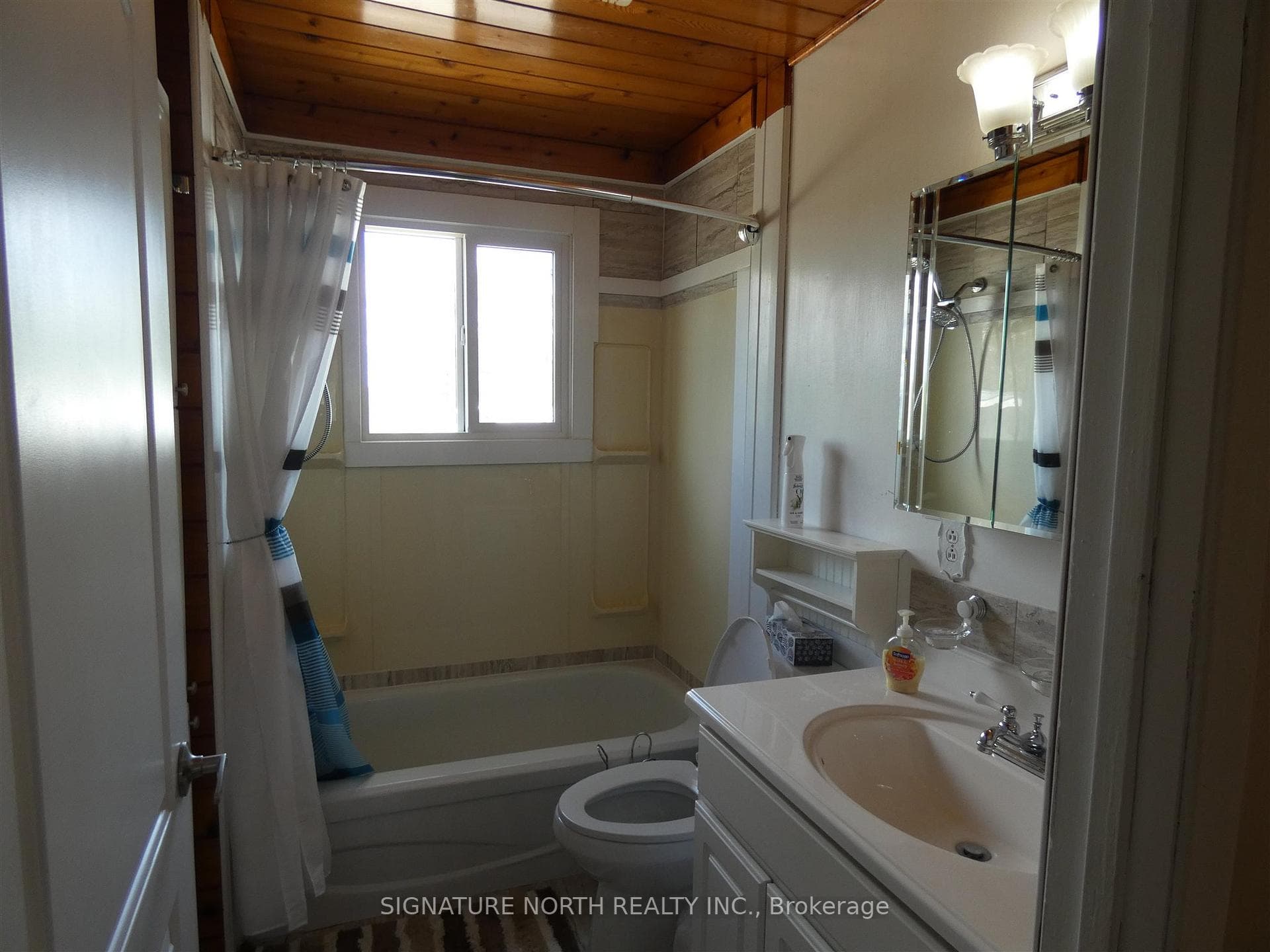 212 Third Ave NW photo 16