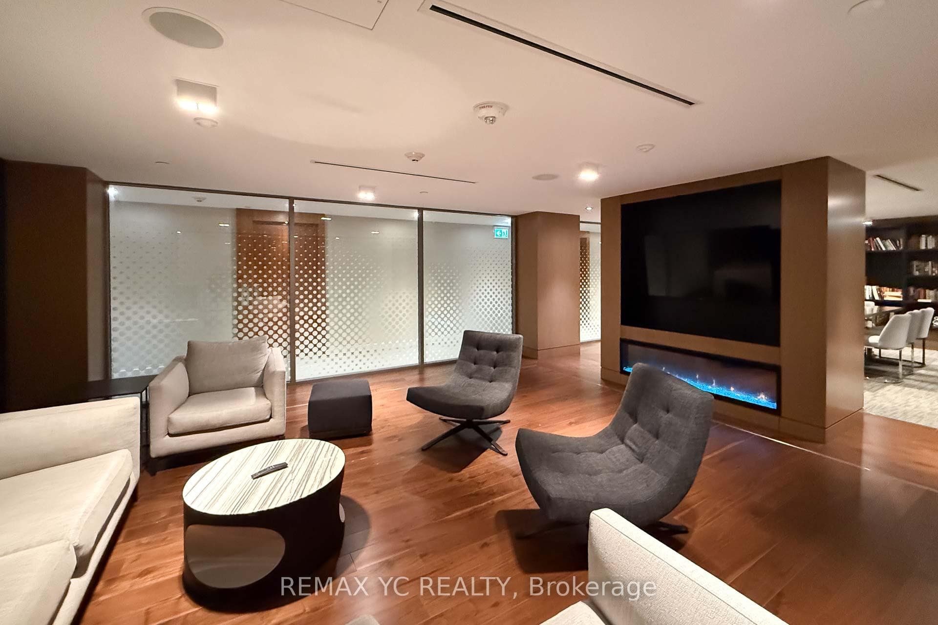 15 Queens Quay Unit 1302 photo 32