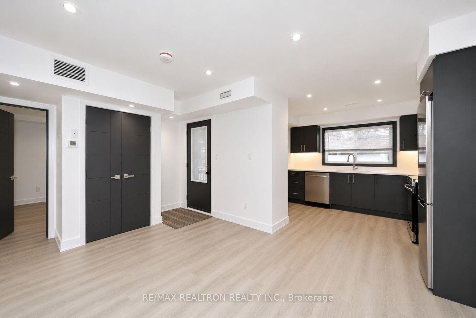 230 Boon Avenue Unit 4 photo 6