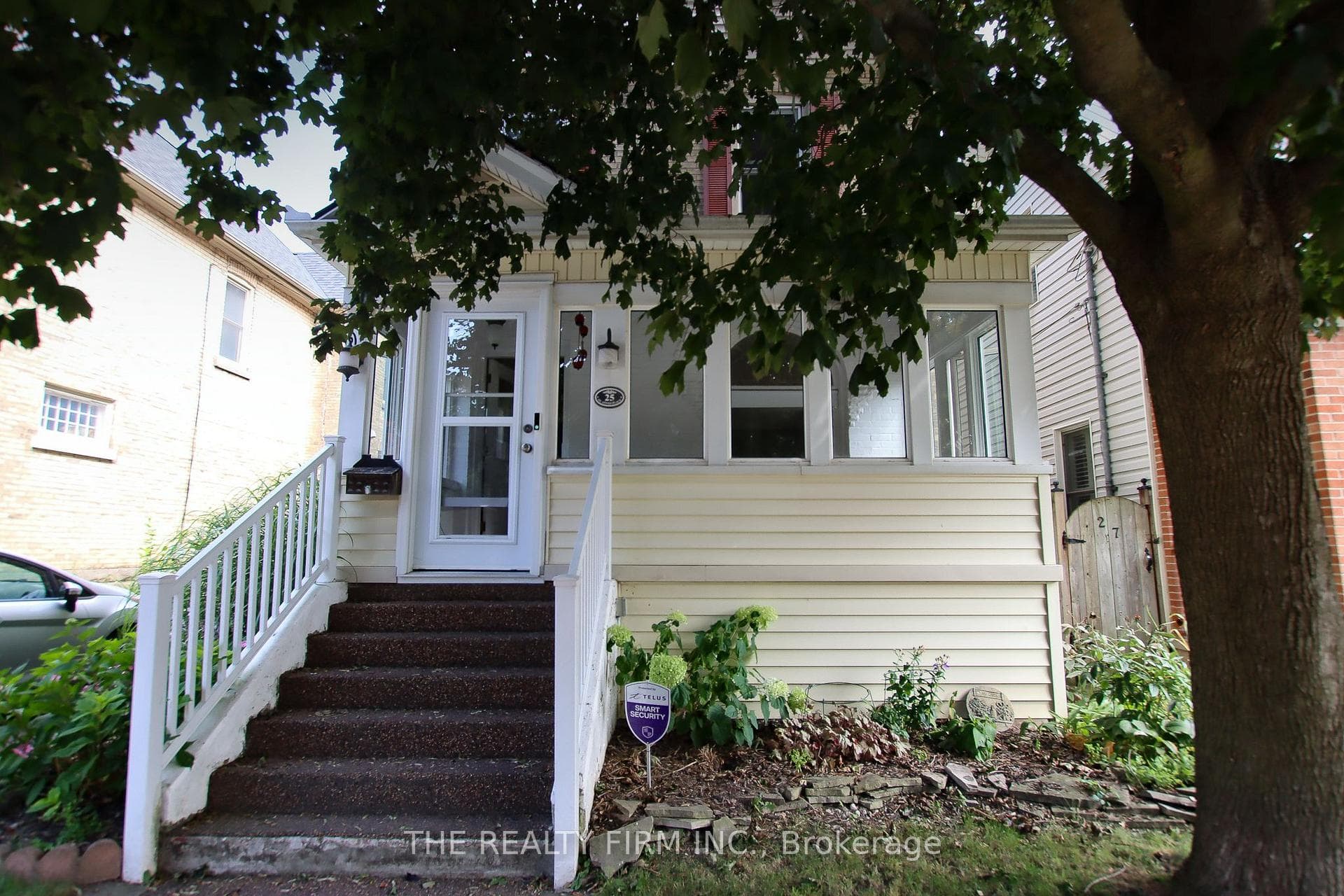25 St. Anne's Place photo 2