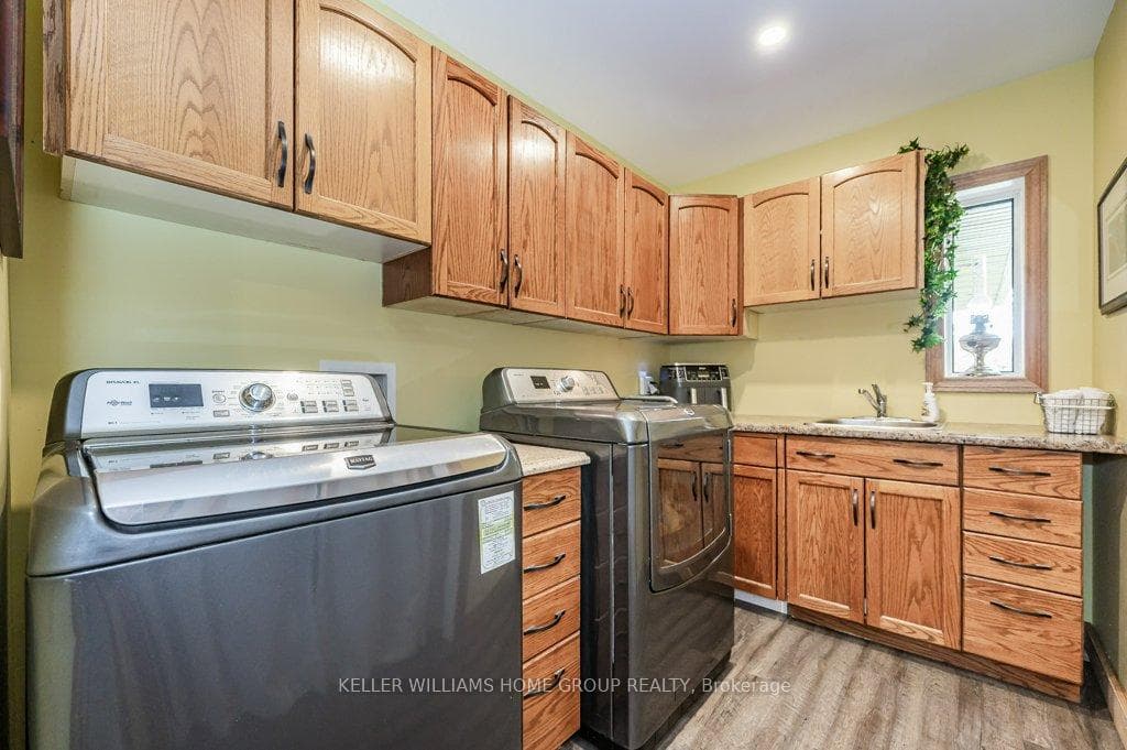 10300 Guelph Line photo 21