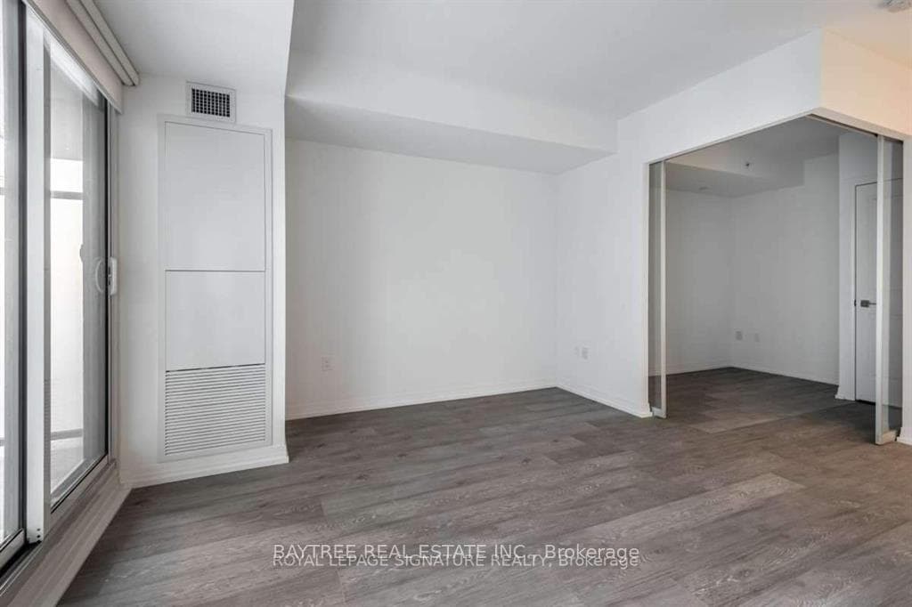 251 Jarvis Street Unit 1006 photo 3