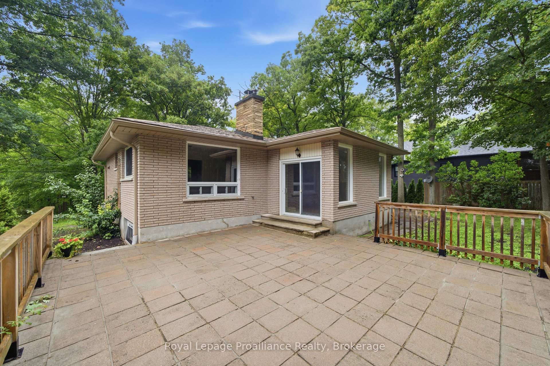 156 Pinehill Crescent photo 37
