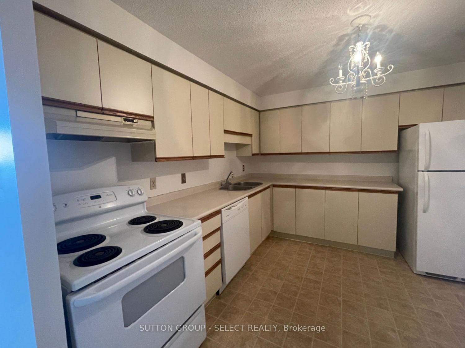 35 Green Valley Drive Unit 1108 photo 10