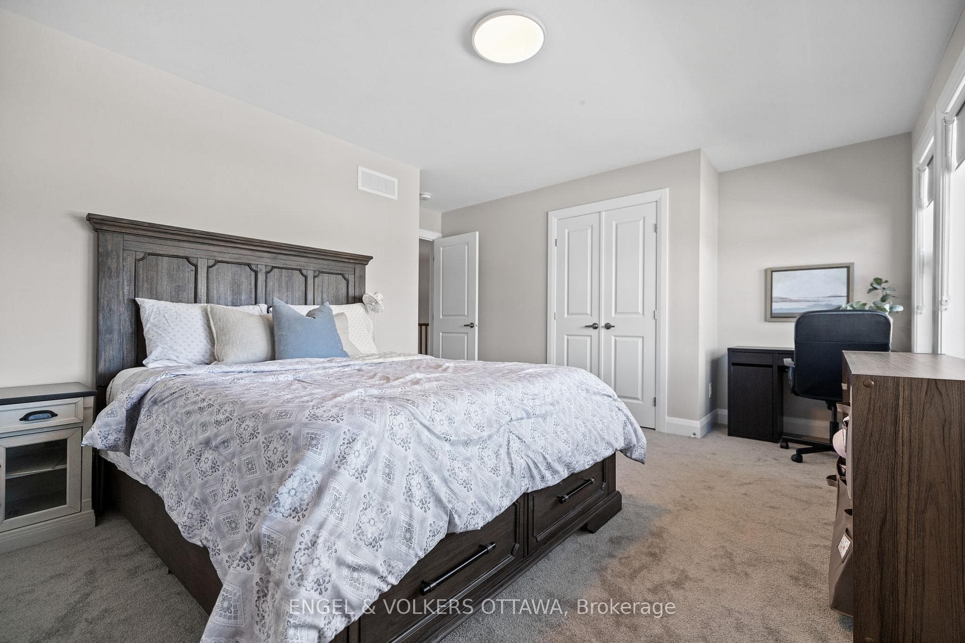 399 Longworth Avenue photo 27