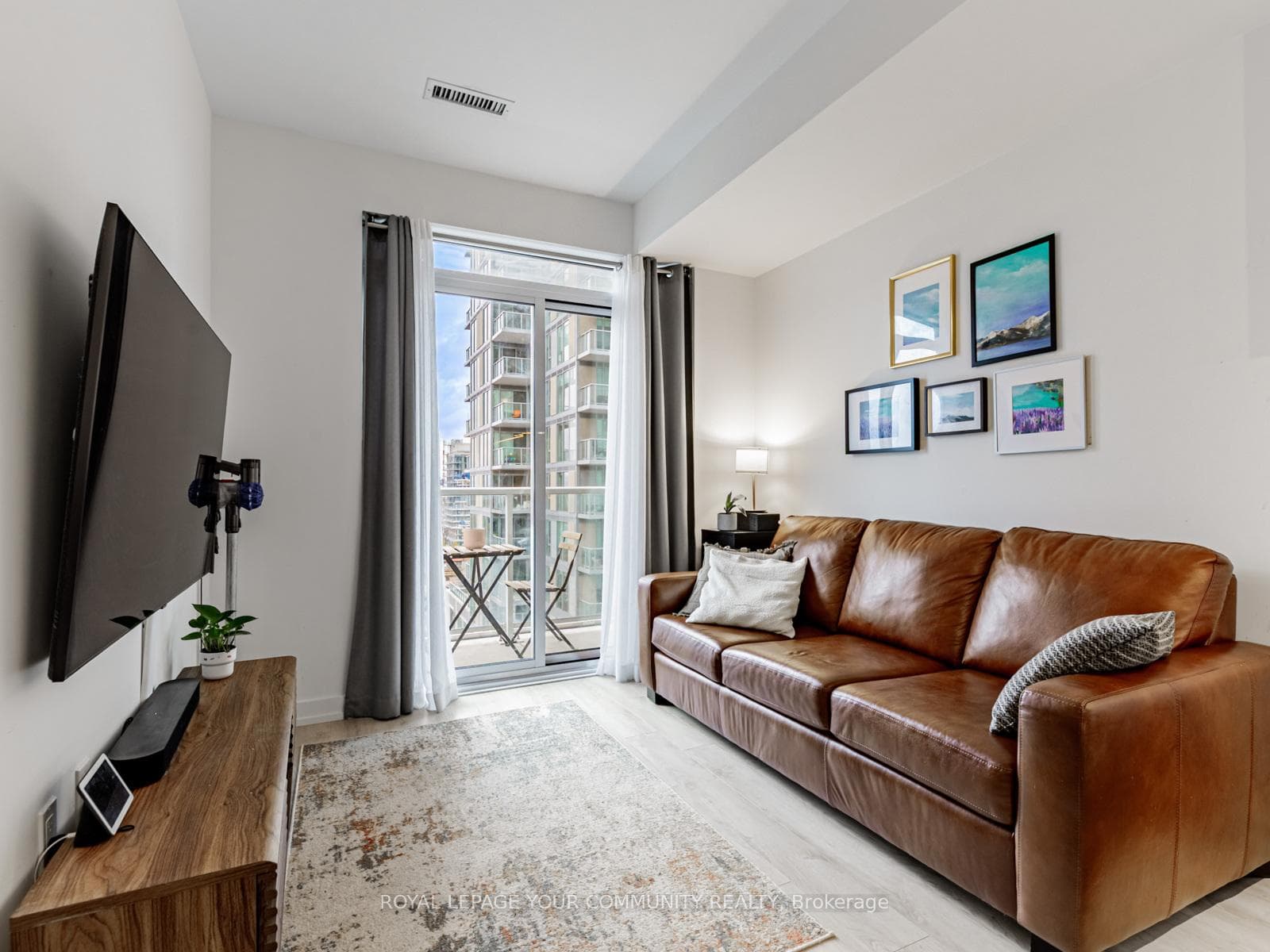 33 Helendale Avenue Unit 1021 photo 6
