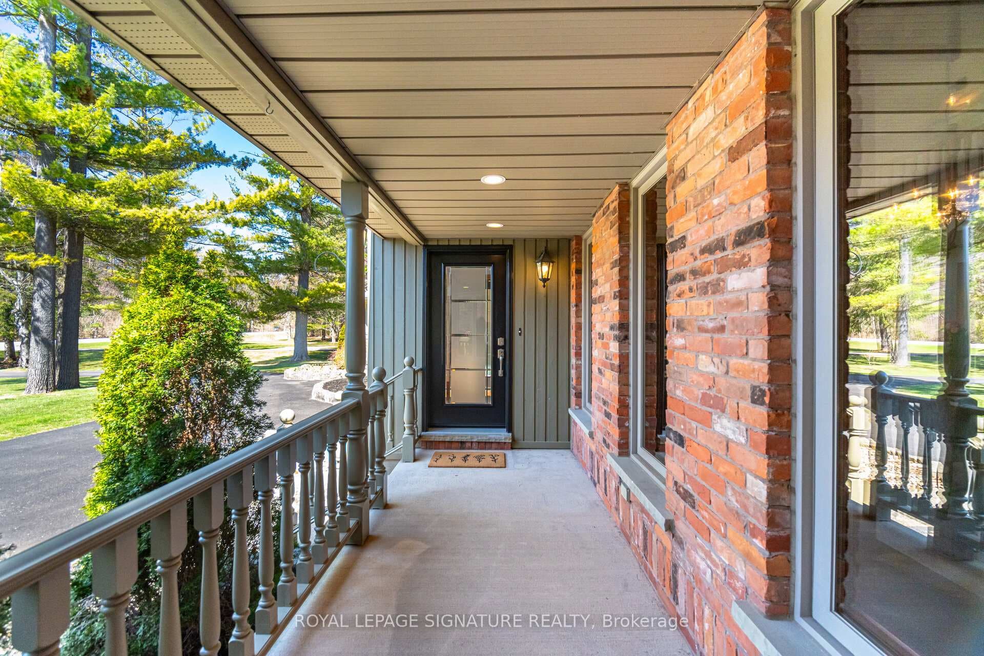 587 Hillcrest Road photo 6