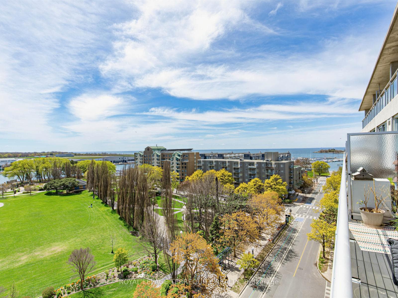 650 Queens Quay Unit 1111 photo 28