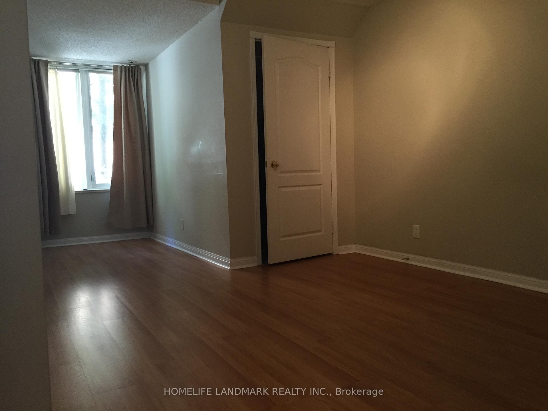 28 Sommerset Way Unit 1205 photo 10