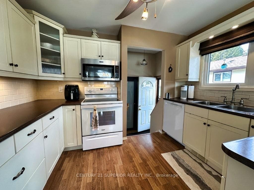 151 Essex Court photo 11