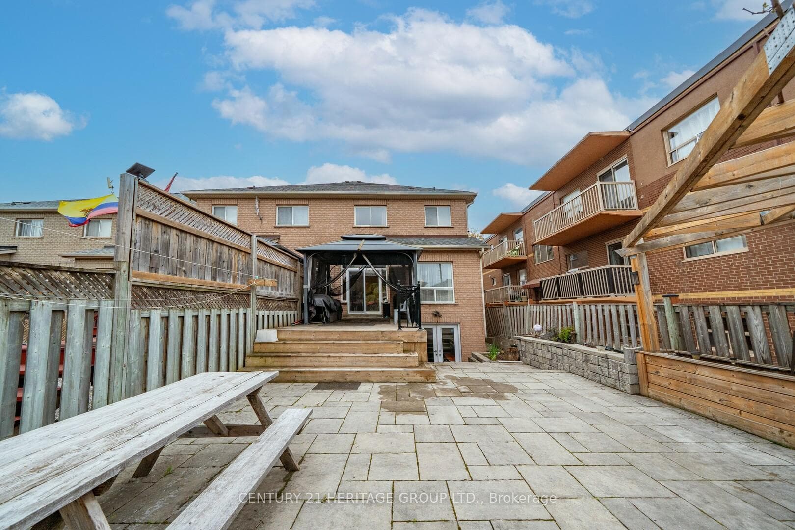 2621A Keele Street photo 46