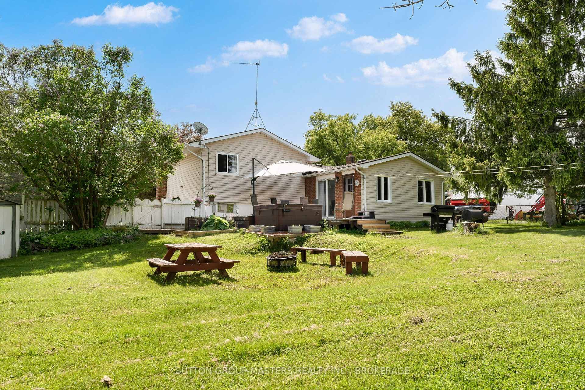 21 McDonald Crescent photo 38