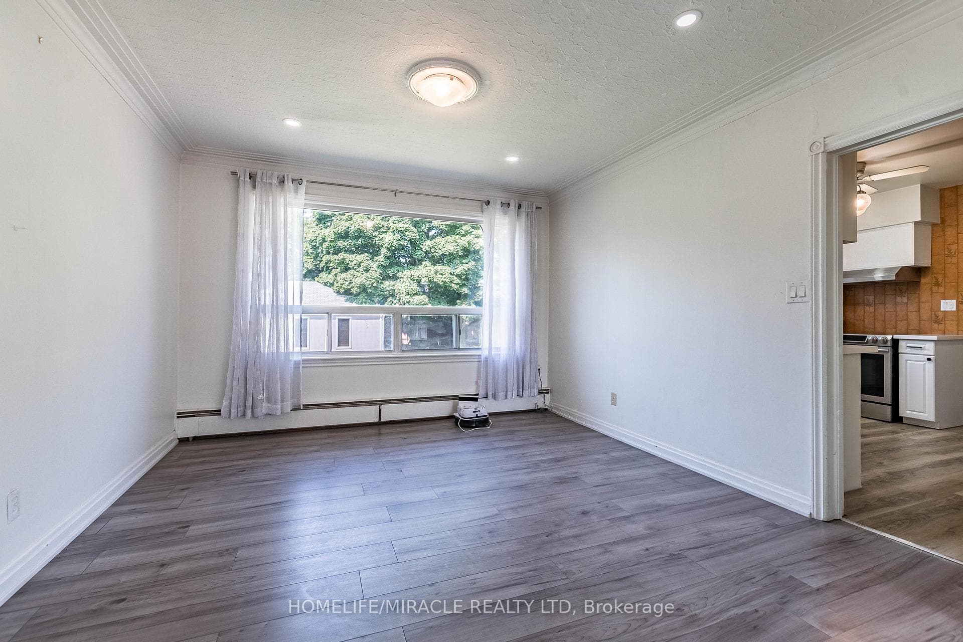 625 Hyacinthe Boulevard photo 9