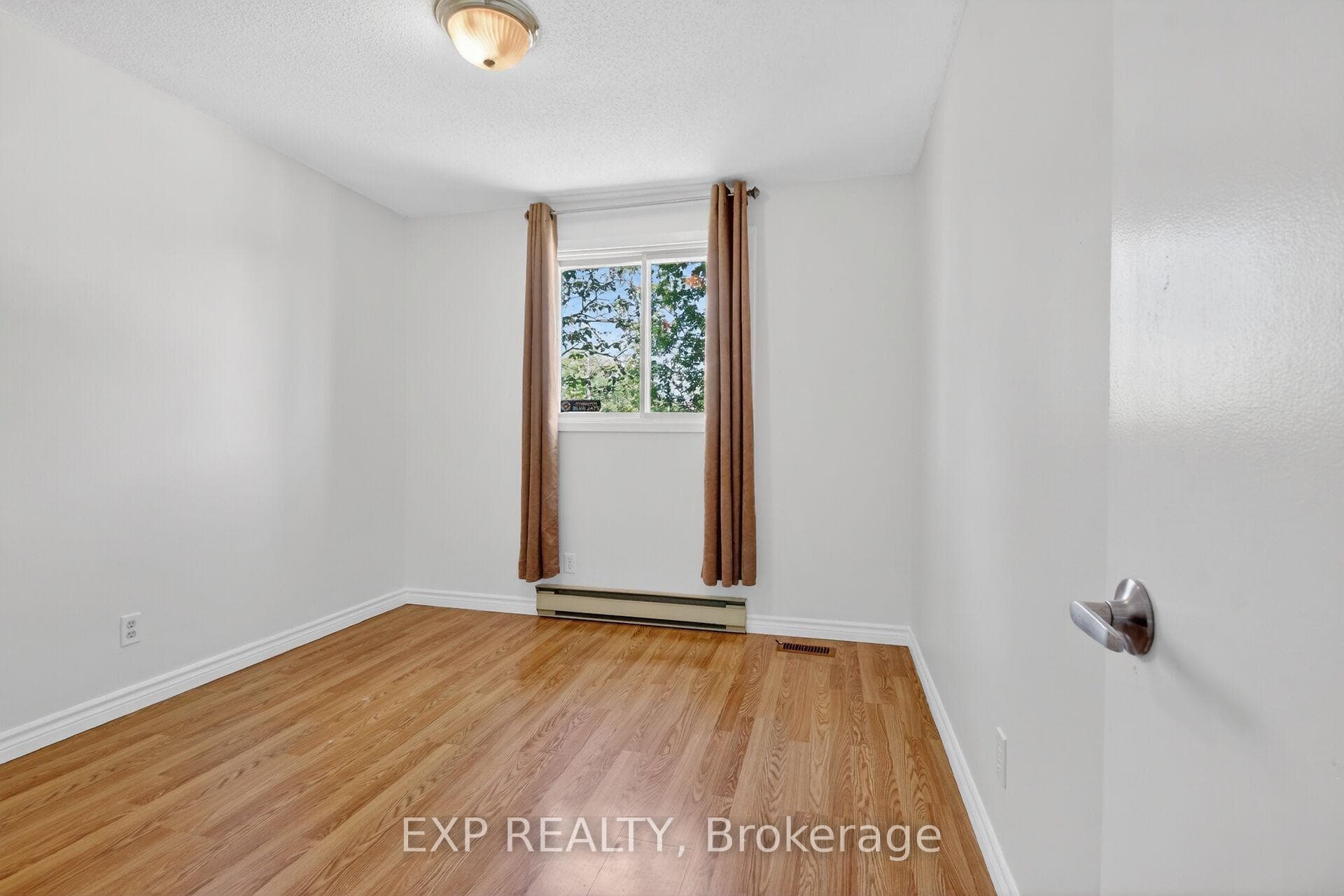 338 William Street photo 18