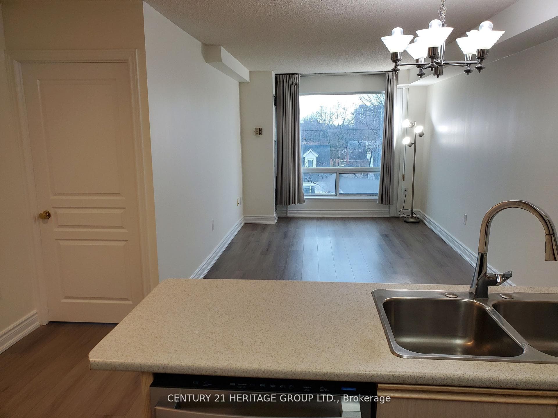 1 Hycrest Avenue Unit 307 photo 8