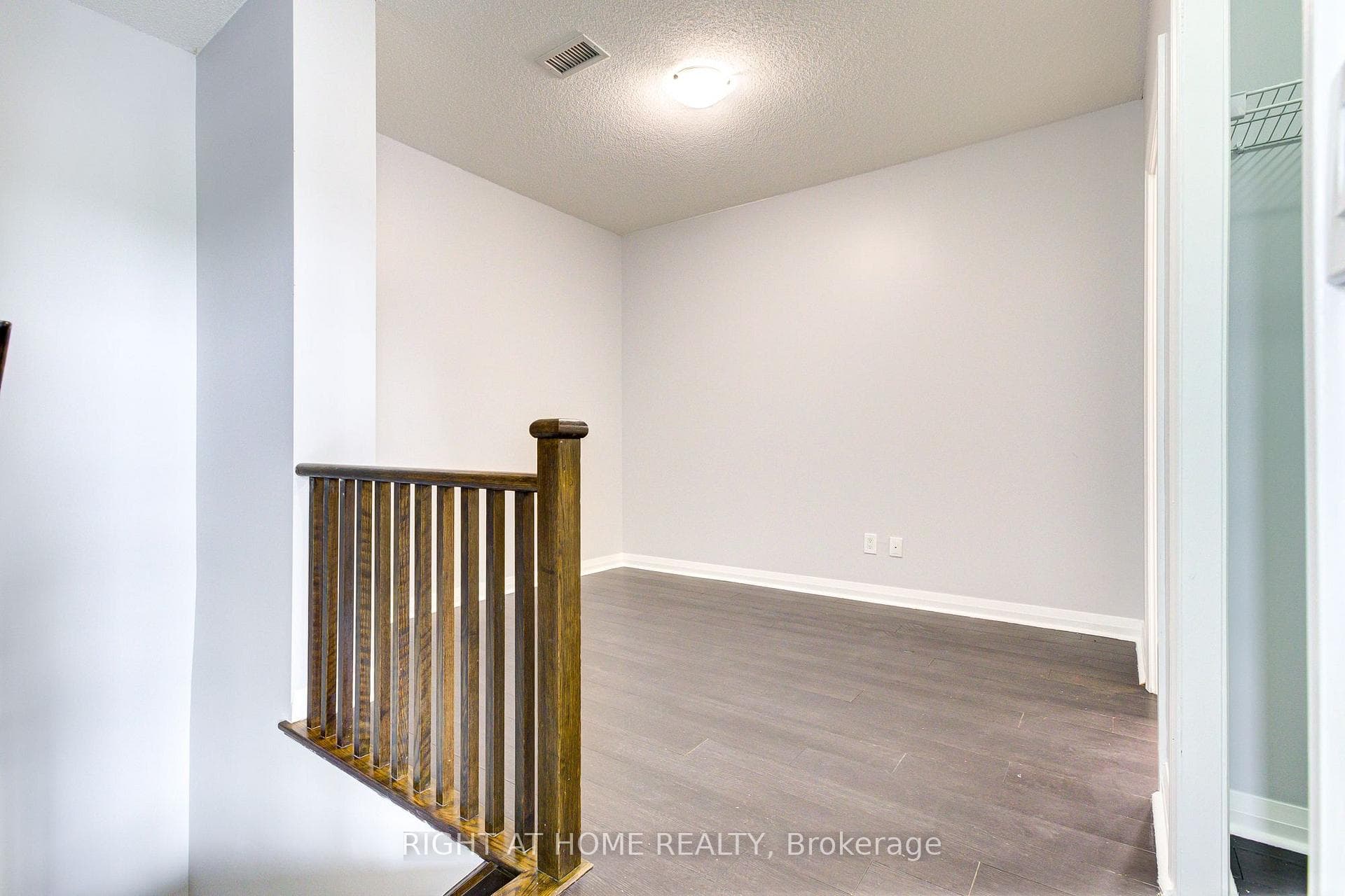 55 Eglinton Avenue Unit 101 photo 15