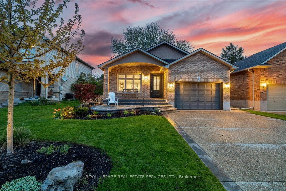 147 Valridge Drive photo 2
