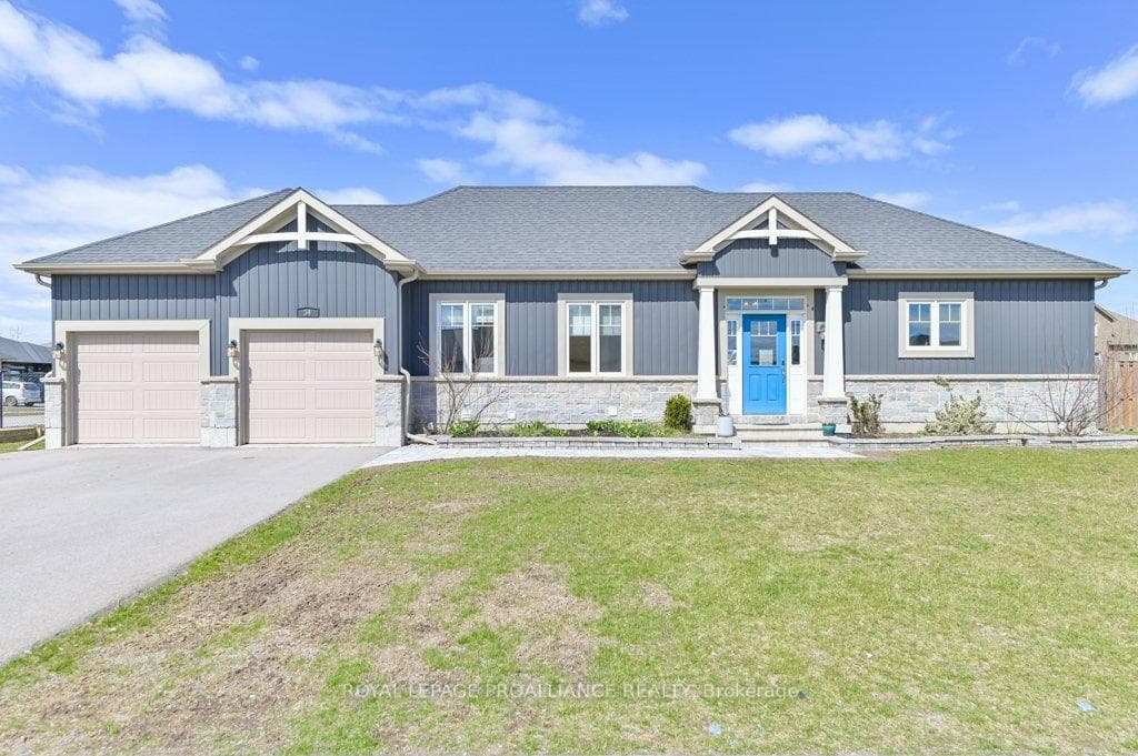 34 WALNUT Crescent photo 3