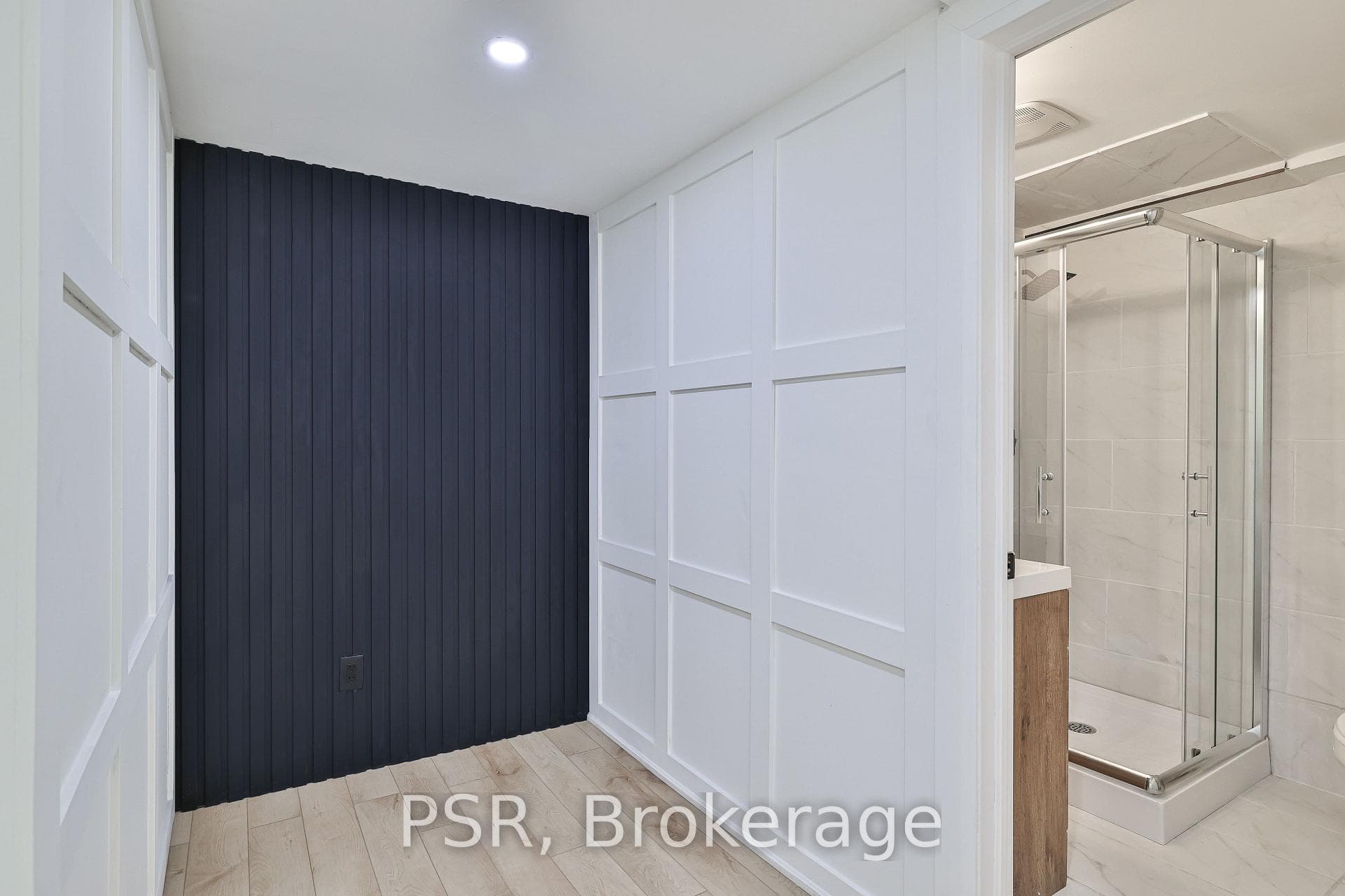 197 Millwood Road Unit Lower photo 12