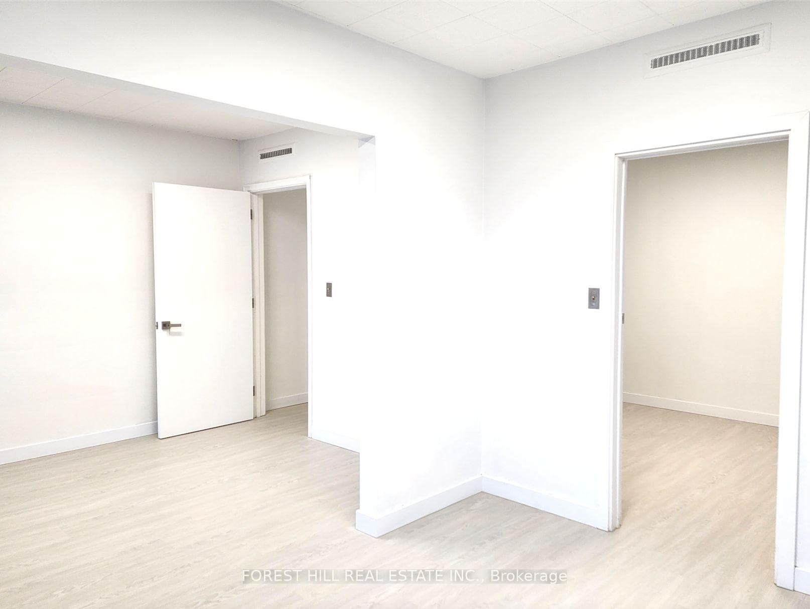 226 Bathurst Street Unit 250 photo 11